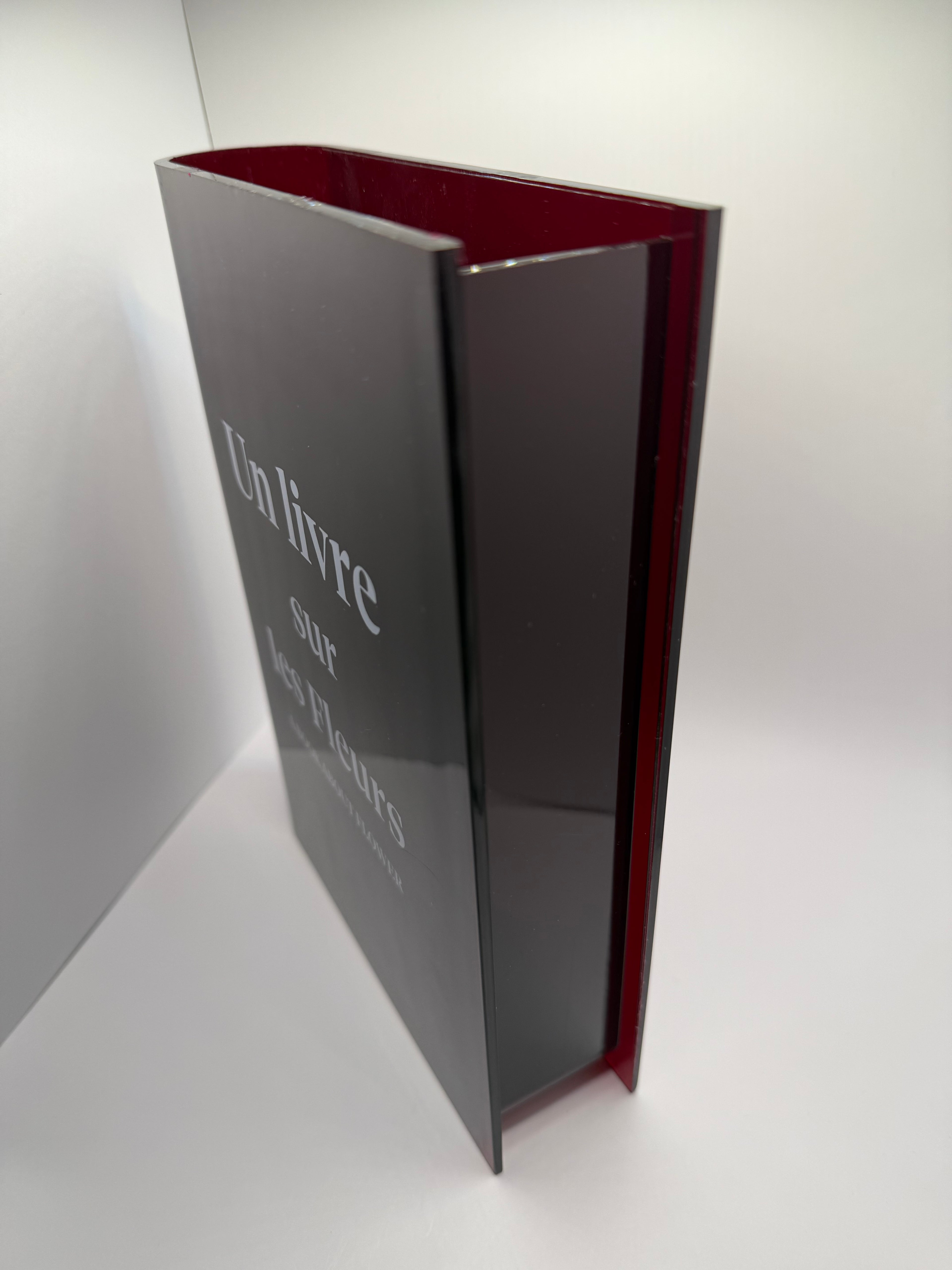 Jarrón libro granate